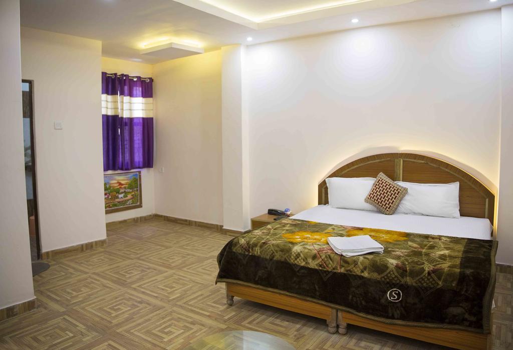 Assi River Guest House Варанаси Стая снимка